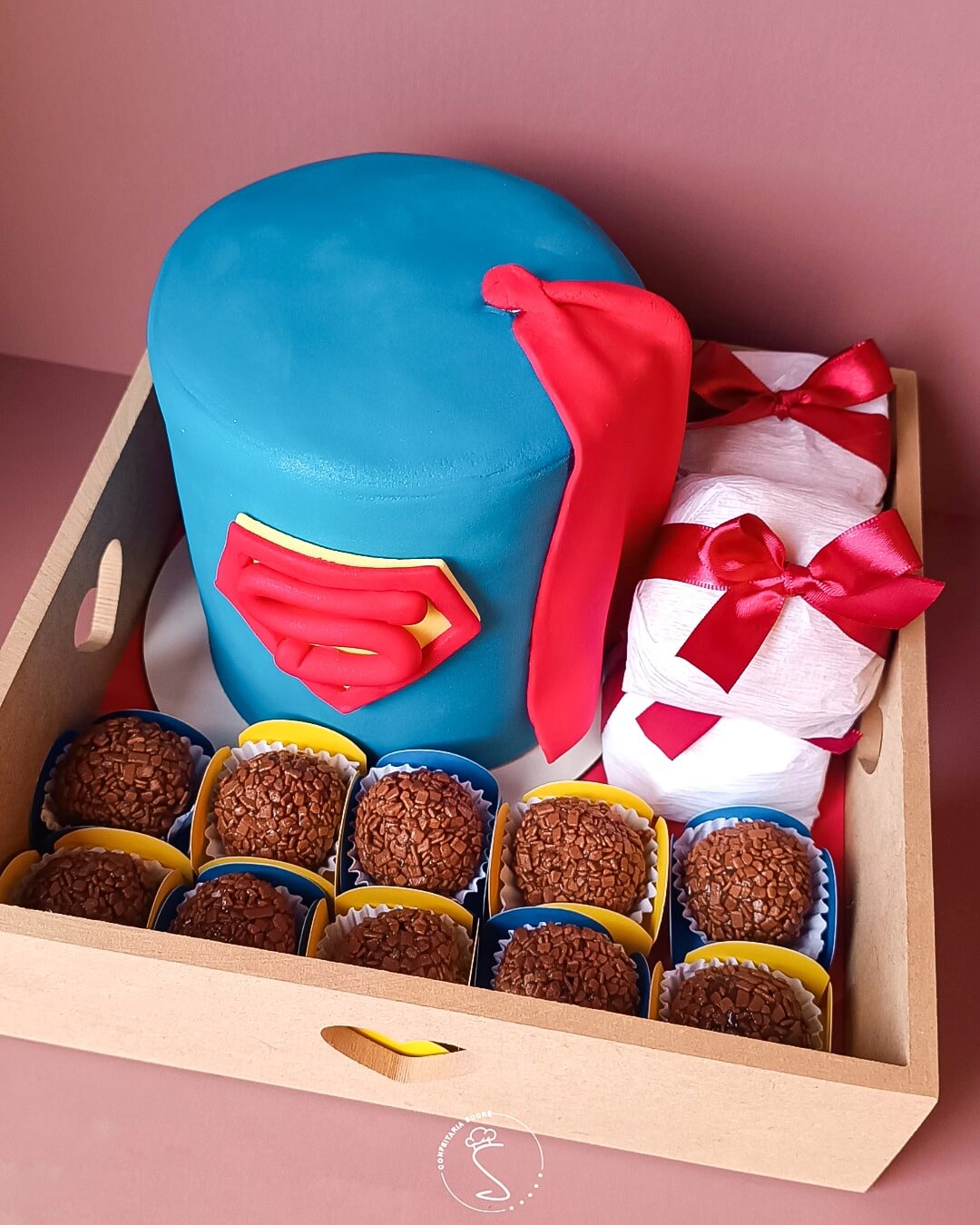 Kit de aniversário no tema super homem